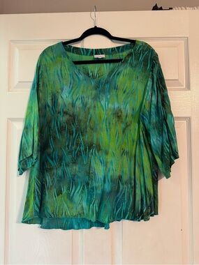 Women's Green Patterned V-Neck Blouse
